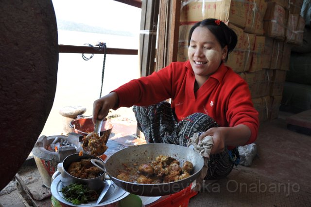 05 - Vendor on board.jpg